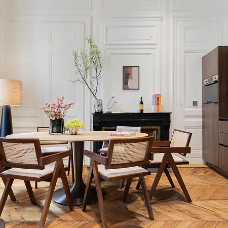 La - Constantine I - 2 Bedroom With Ac *